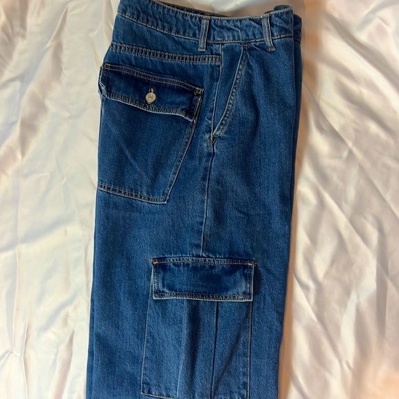 Forever 21 Dark Denim High Rise Cargo Jeans - Picture 5 of 6